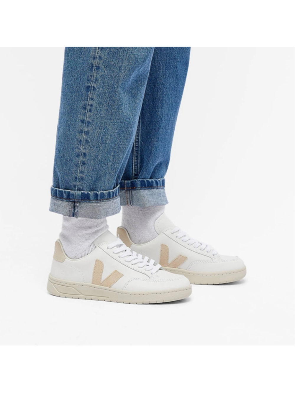 Veja V-12 Sneakers White/Sable sz 8/39